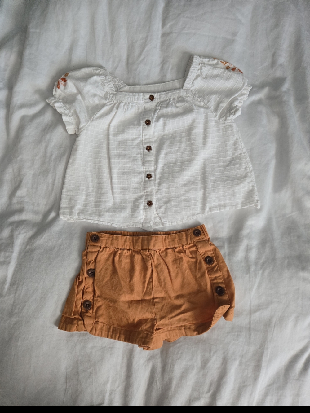 Rachel Zoe 3T Set White Top With Orange Shorts